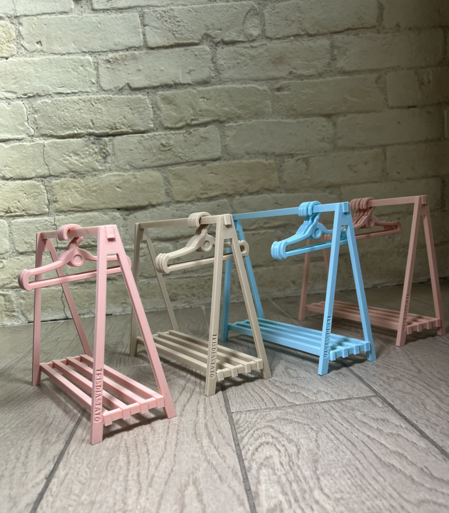 Mini clothing rack