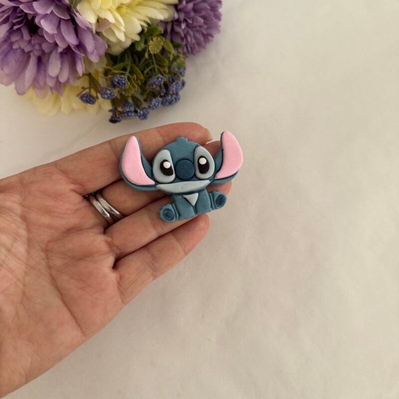 Sitting cute Stitch 2