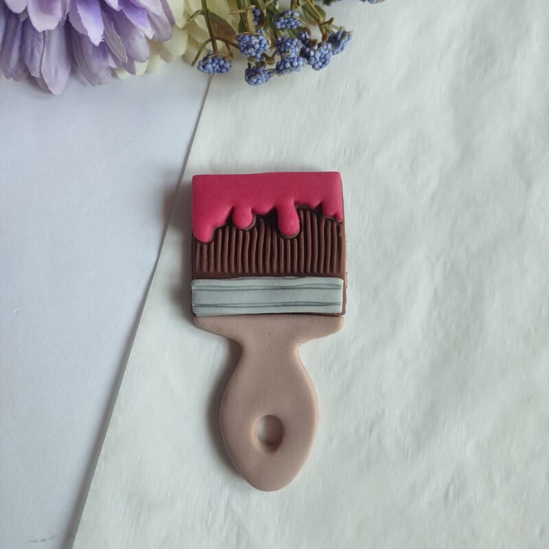 Thick paintbrush
