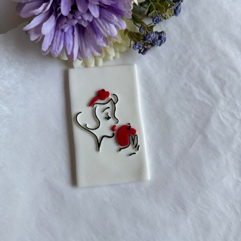 Snow White with apple