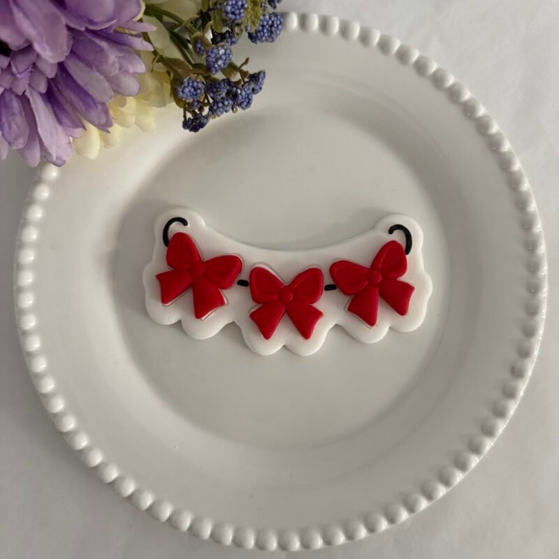 Garland with bows