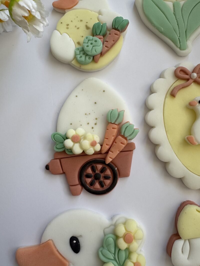 Κουπάτ Easter cart with egg