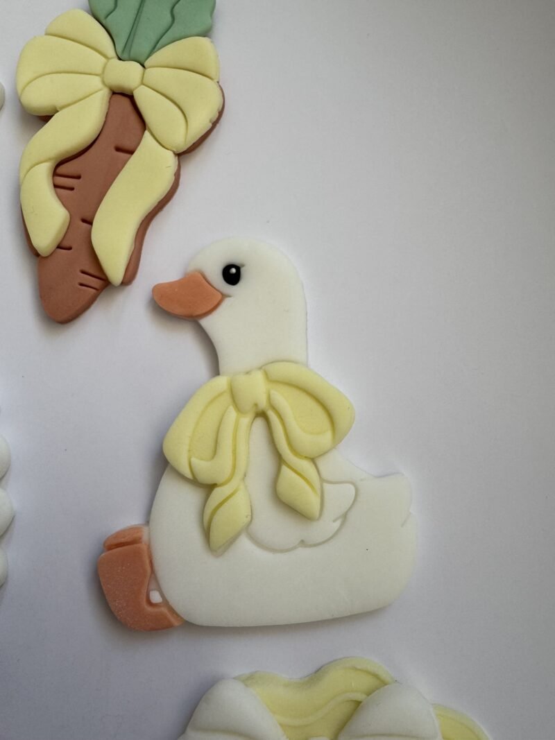 Κουπάτ Cute sitting goose