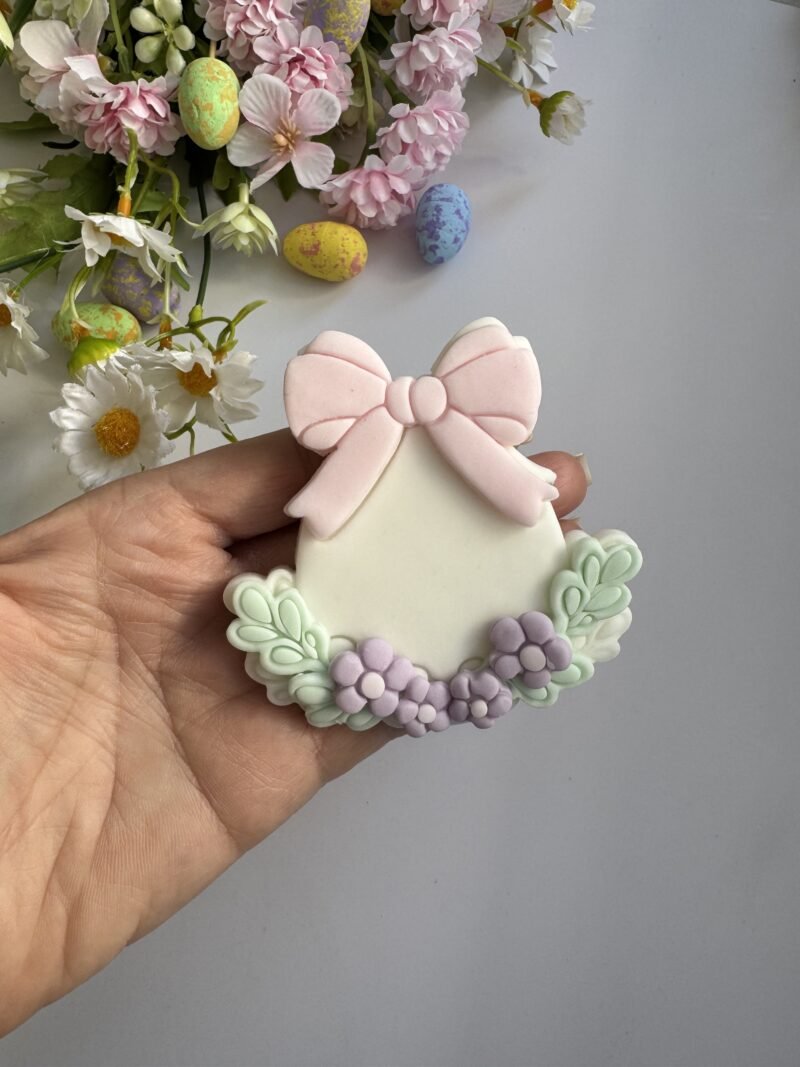 Κουπάτ Egg with bow and flowers