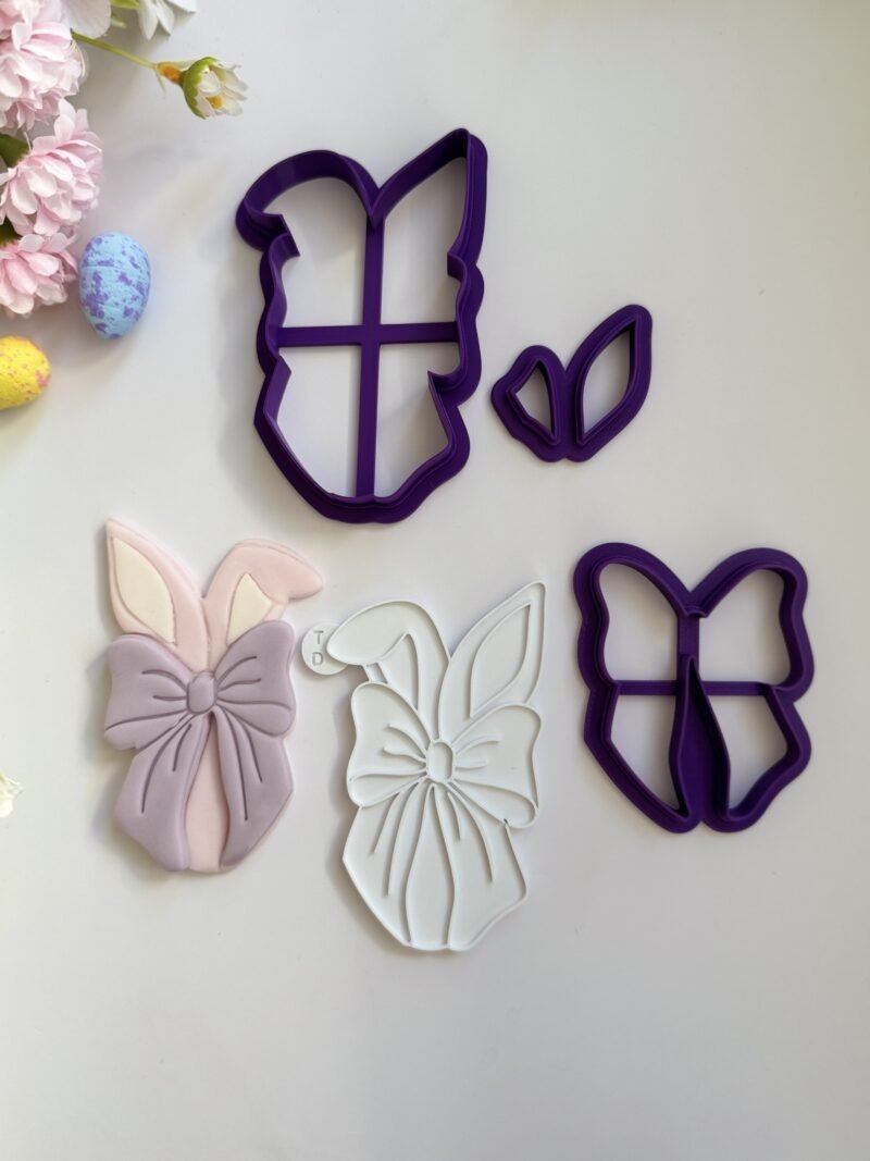 Κουπάτ Egg with bow and ears