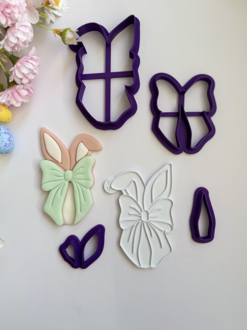 Κουπάτ Egg with bow and ears