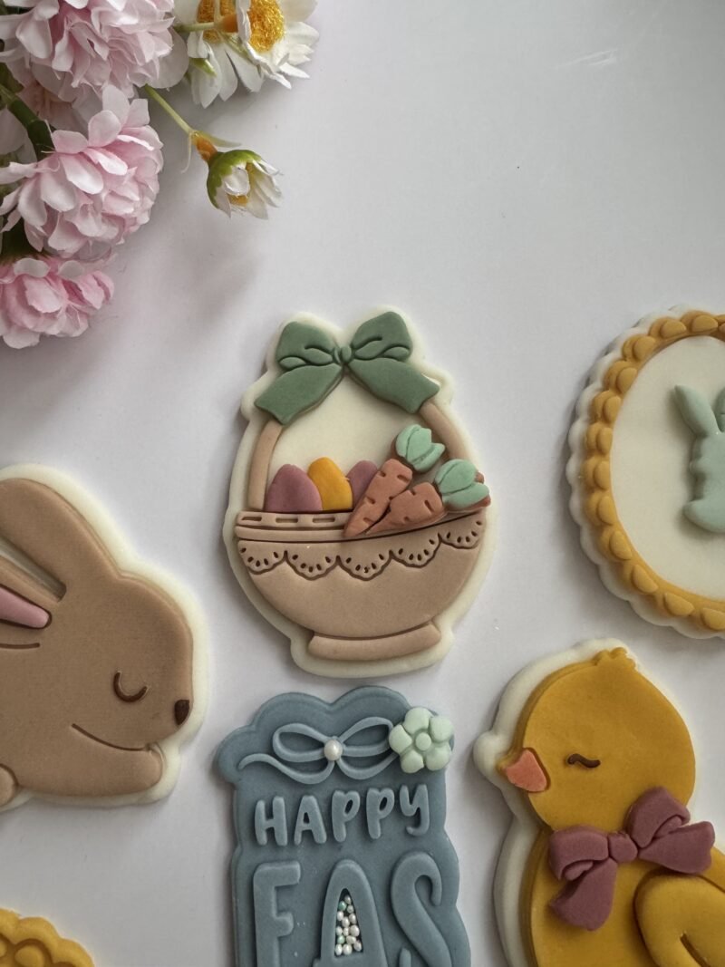 Κουπάτ Basket with bow