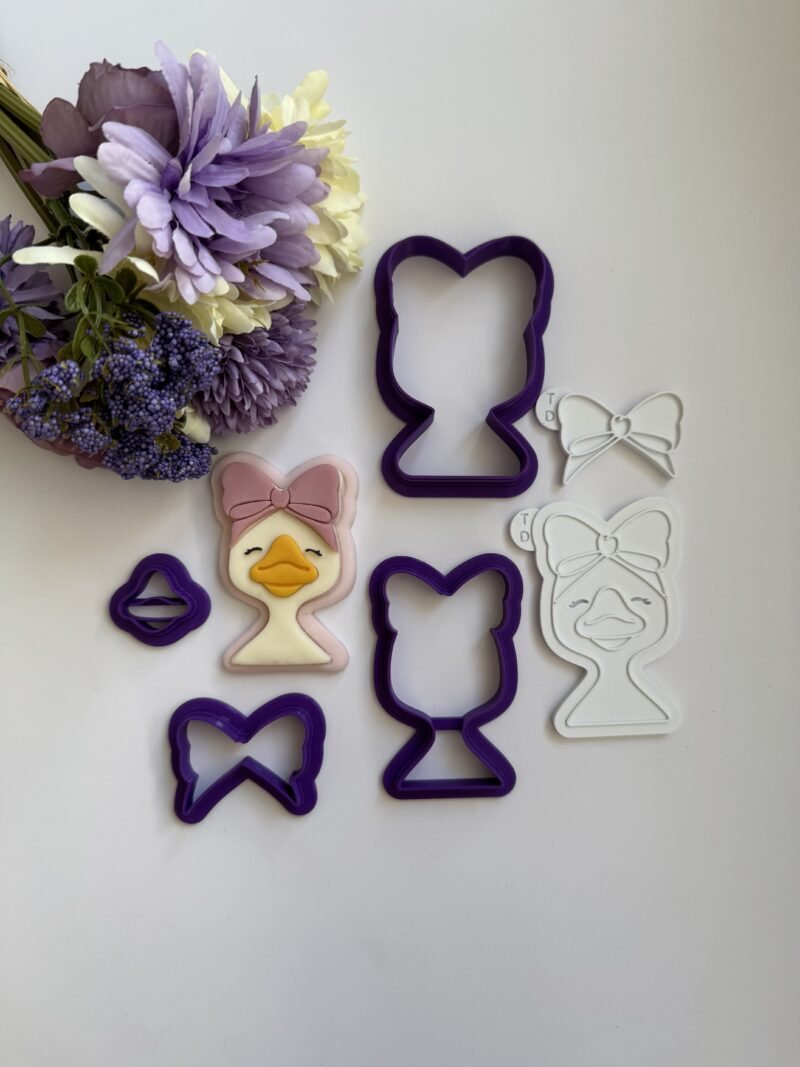 Κουπάτ Goose face with bow