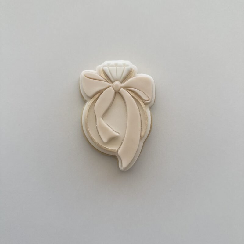 Wedding ring with bow
