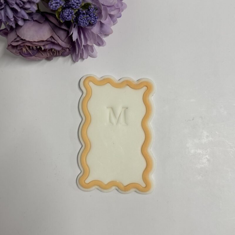 Ruffle frame 2
