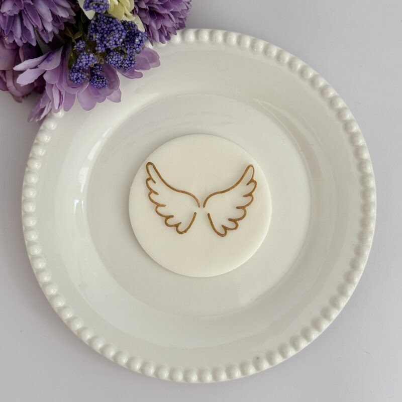 Little angel wings