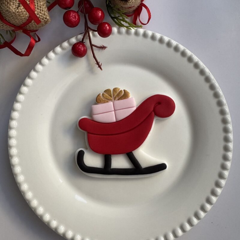 Sleigh with present